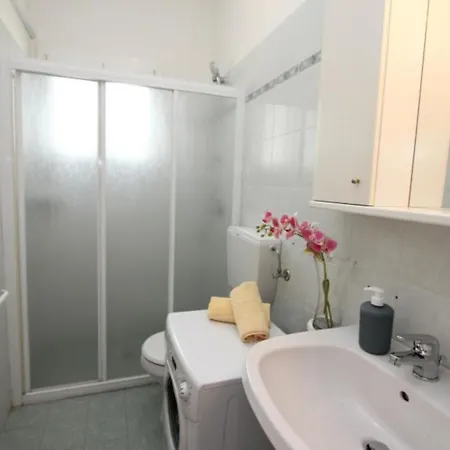 Relaxing With Garden 비비오네